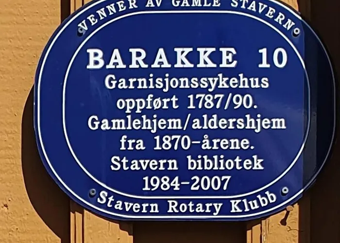 Garnisonsykehuset Stavern לארביק